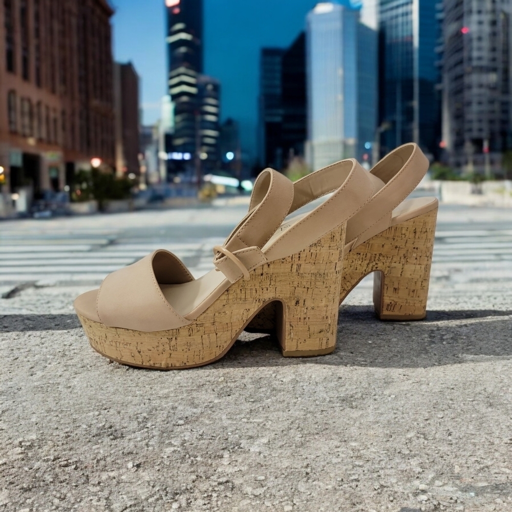 Y. Not? Women's size 8M Beige cork wedged strappy heels. SEE Pics - Picture 7 of 12